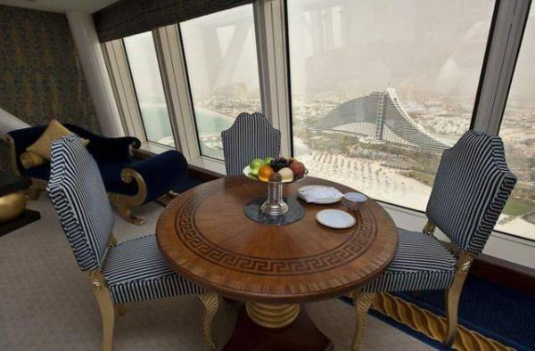 Kiến trúc và nội thất tuyệt vời của khách sạn Burj Al Arab